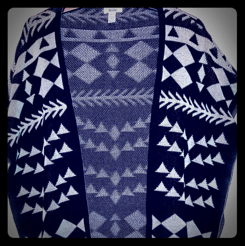 Shawl-like vest/cardigan poncho'ish sweater